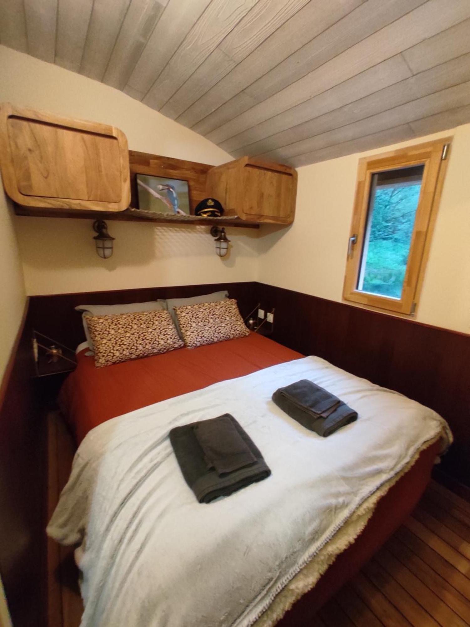 Domaine De La Clauzade Bed & Breakfast Saint-Germain-les-Vergnes Екстериор снимка