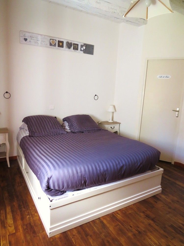 Domaine De La Clauzade Bed & Breakfast Saint-Germain-les-Vergnes Екстериор снимка
