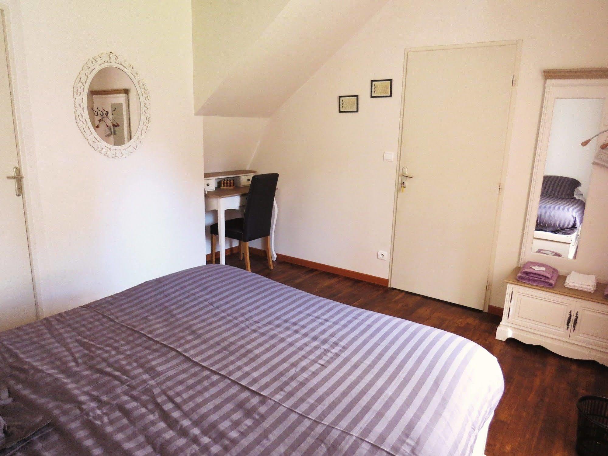 Domaine De La Clauzade Bed & Breakfast Saint-Germain-les-Vergnes Екстериор снимка