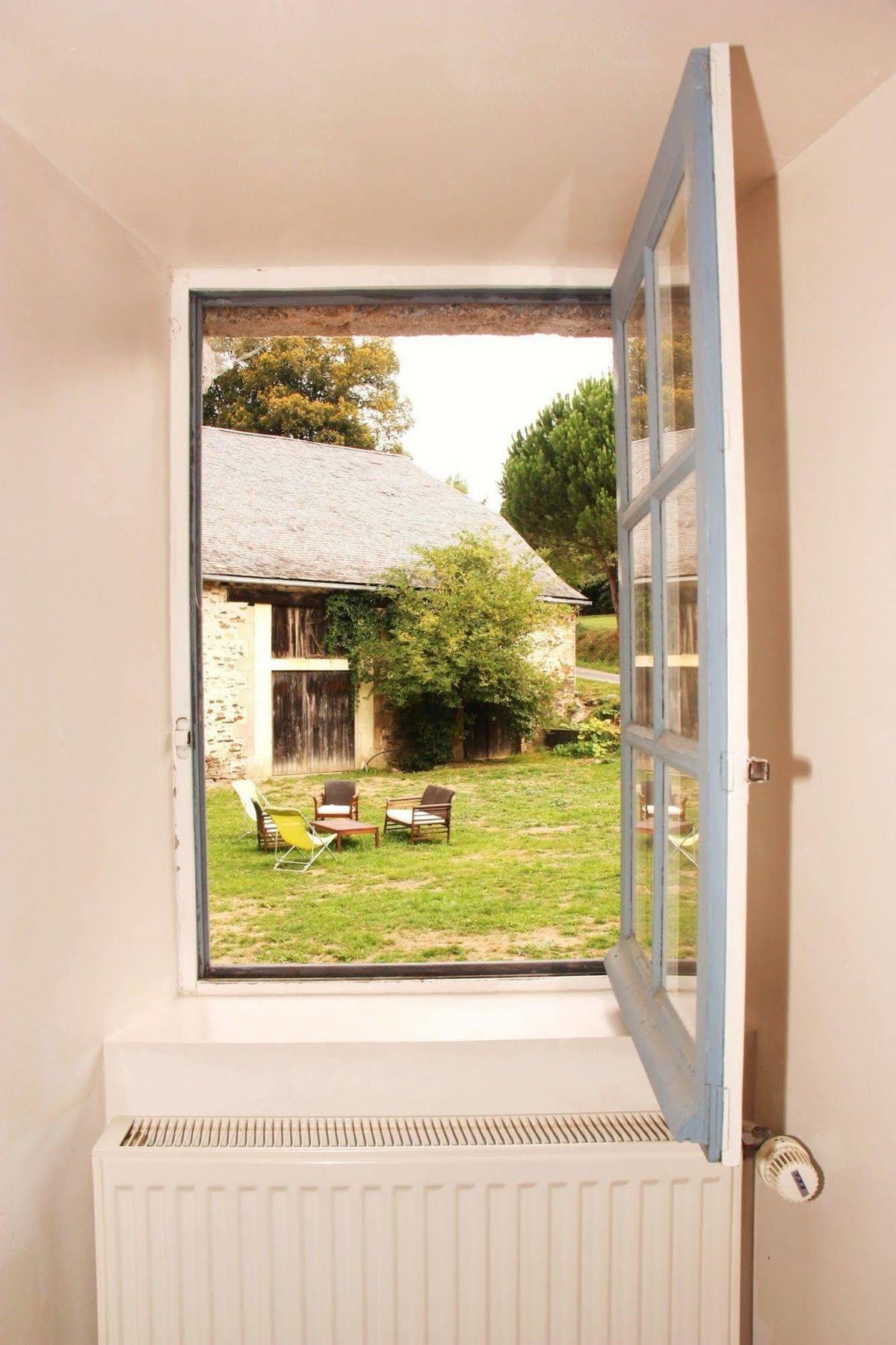Domaine De La Clauzade Bed & Breakfast Saint-Germain-les-Vergnes Екстериор снимка
