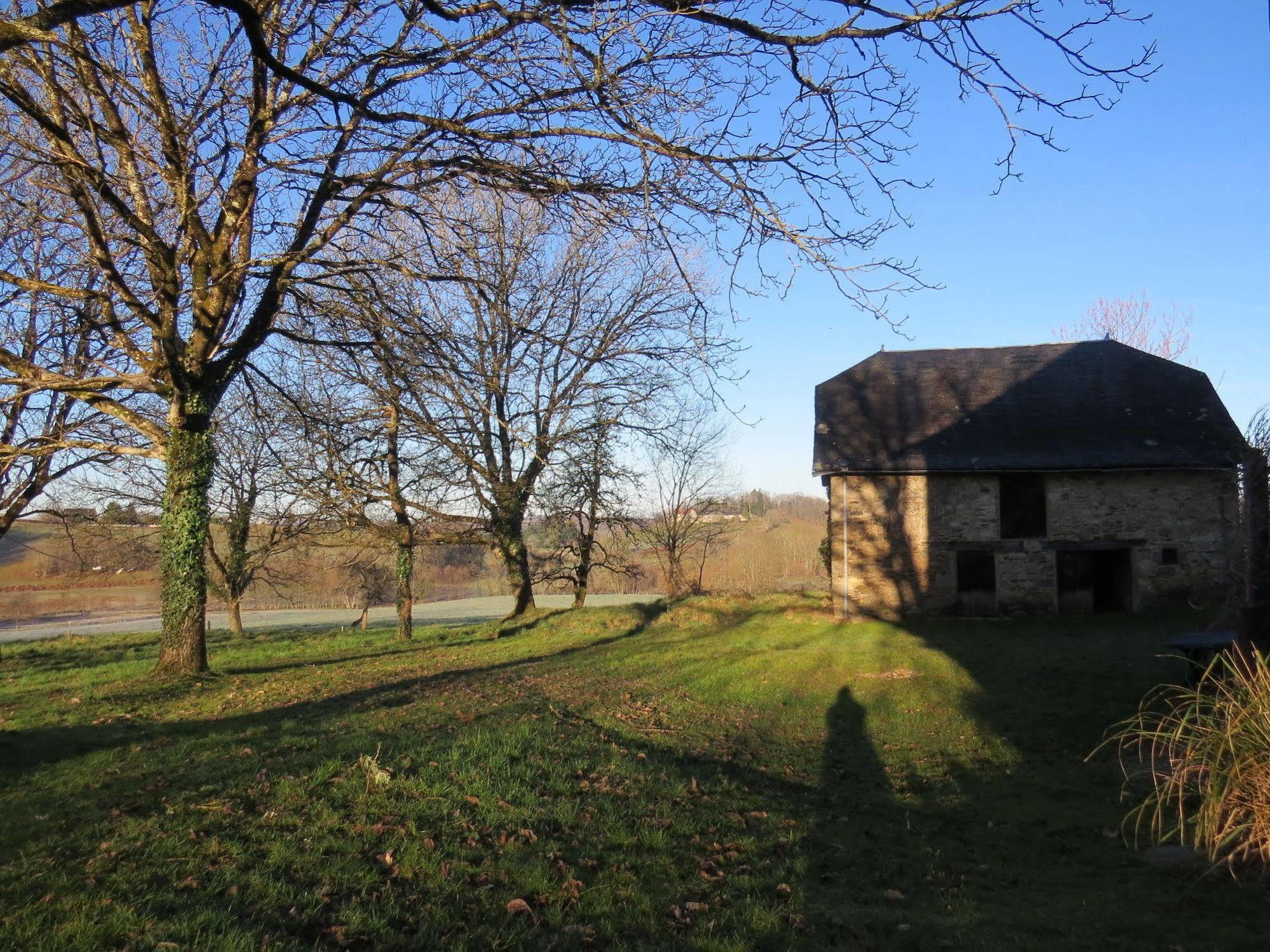 Domaine De La Clauzade Bed & Breakfast Saint-Germain-les-Vergnes Екстериор снимка