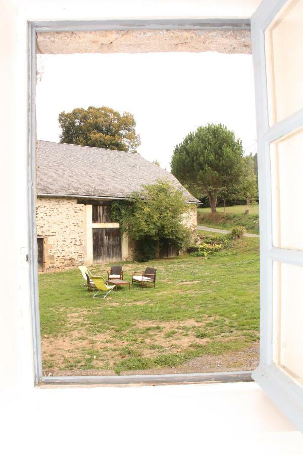 Domaine De La Clauzade Bed & Breakfast Saint-Germain-les-Vergnes Екстериор снимка